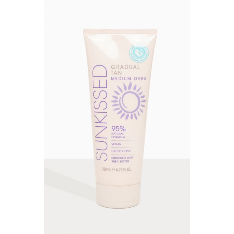 Sunkissed Gradual Tan 95% Natural Ingredients Medium/Dark 200ml	